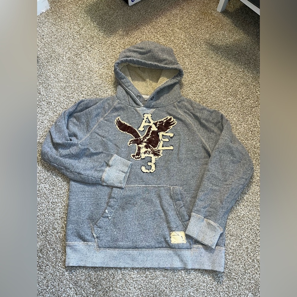 2012 American Eagle - Grey & Cream Y2K distressed graphic fleece-lined hoodie